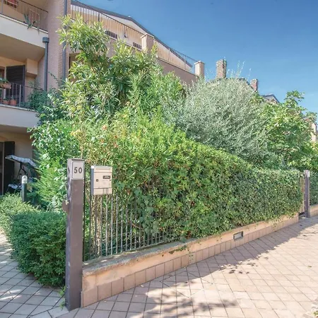 アパート Lovely Apartment In Pesaro -Pu- With Wifi