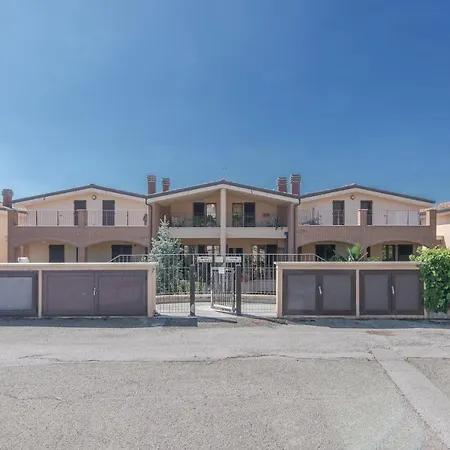 Lovely Apartment In Pesaro -Pu- With Wifi *