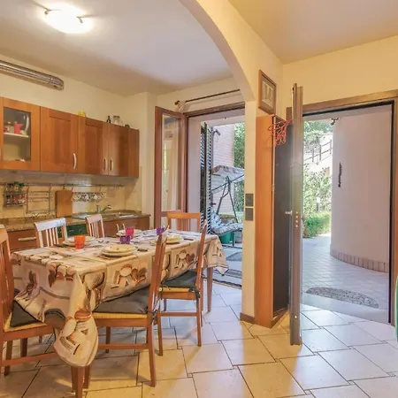 アパート Lovely Apartment In Pesaro -Pu- With Wifi